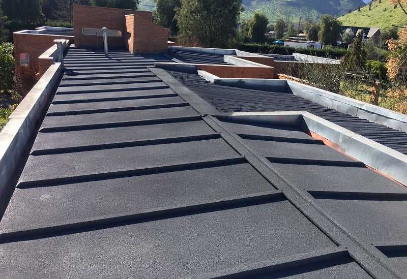 Techo con corcho proyectado negro Isolcork.