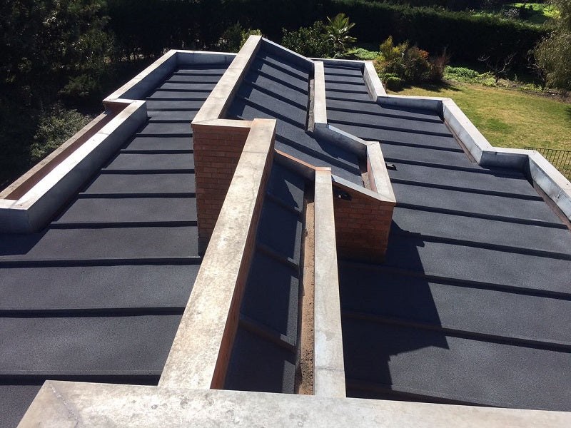 Techumbre con corcho proyectado negro Isolcork.